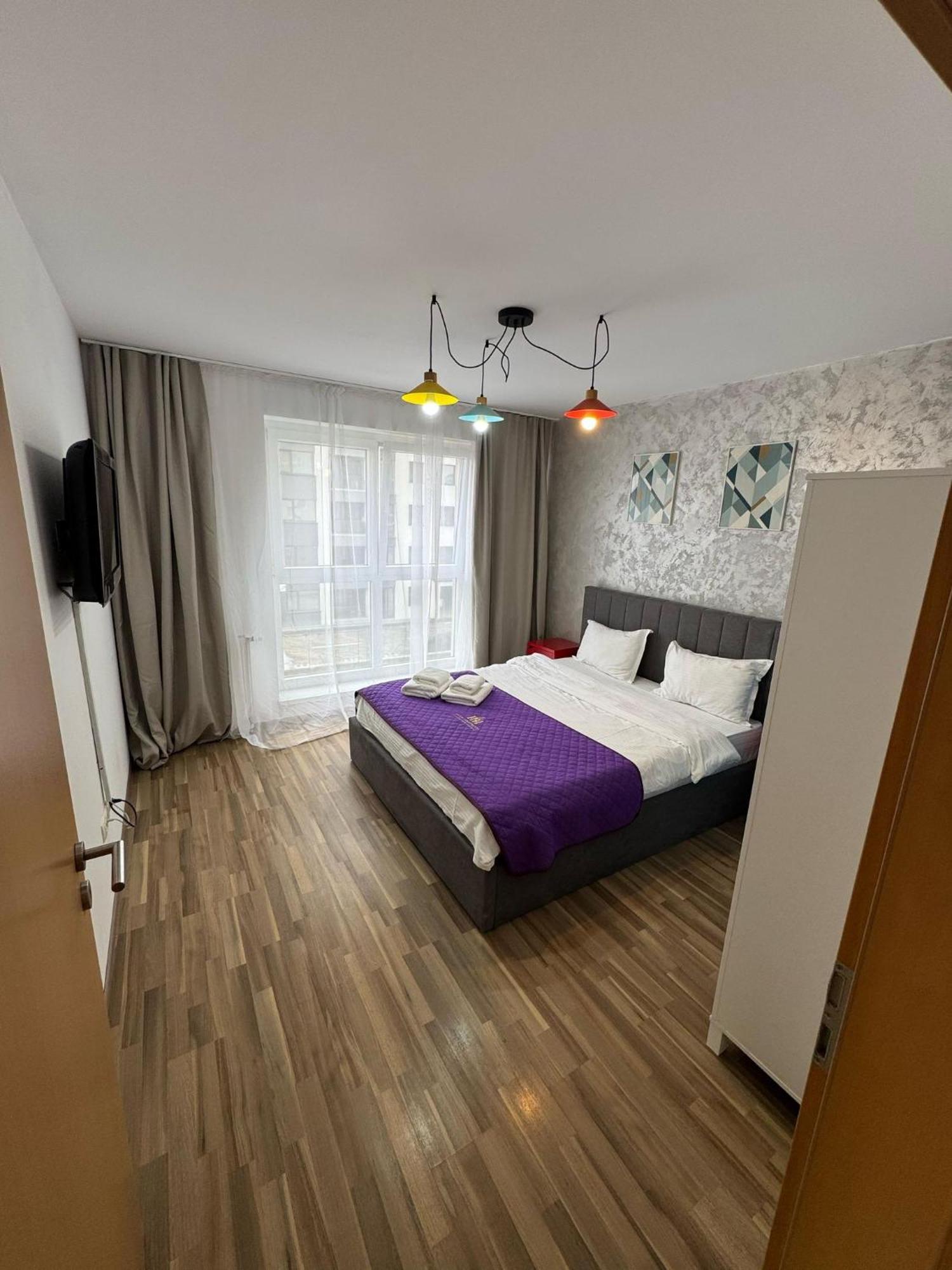 Apartament Luxury Glam Coresi Mall Area