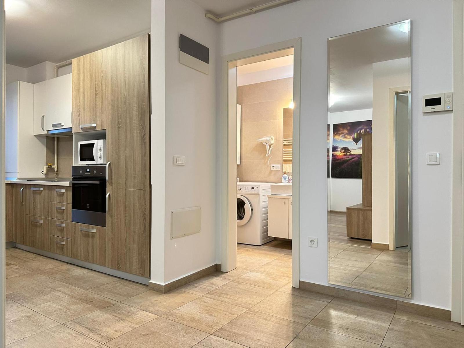Luxury Glam Coresi Mall Area Apartament Brașov