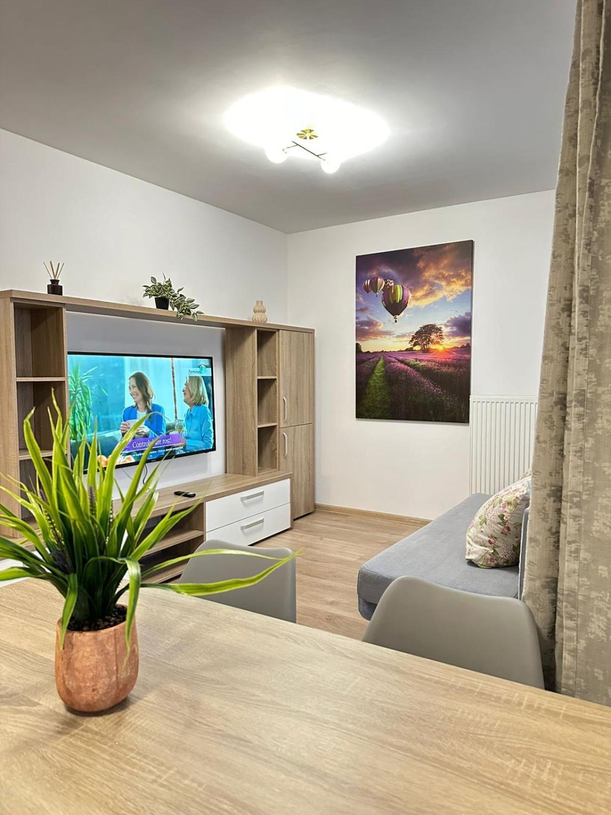 Apartament Luxury Glam Coresi Mall Area