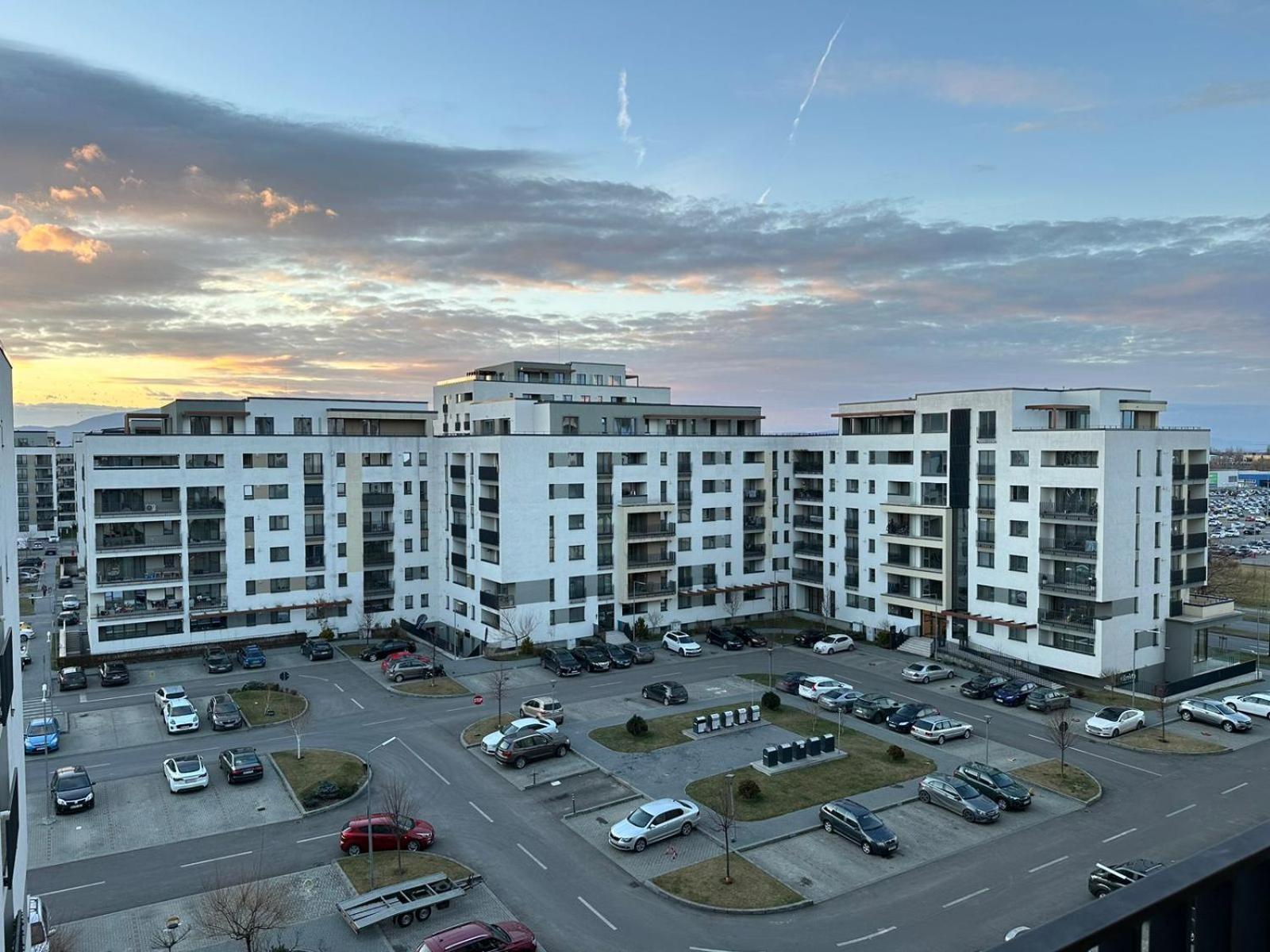 Apartament Luxury Glam Coresi Mall Area