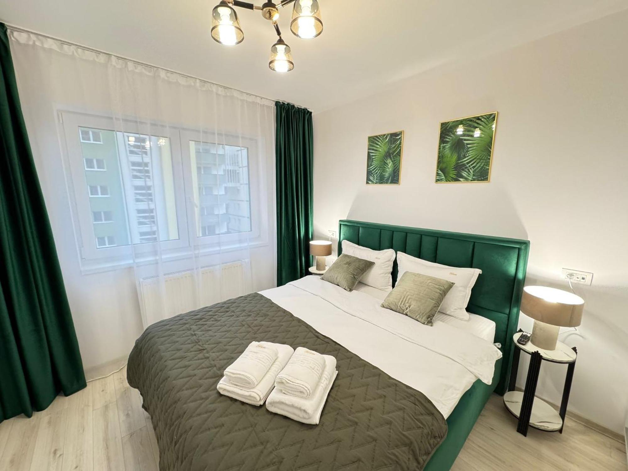 Apartament Luxury Glam Coresi Mall Area