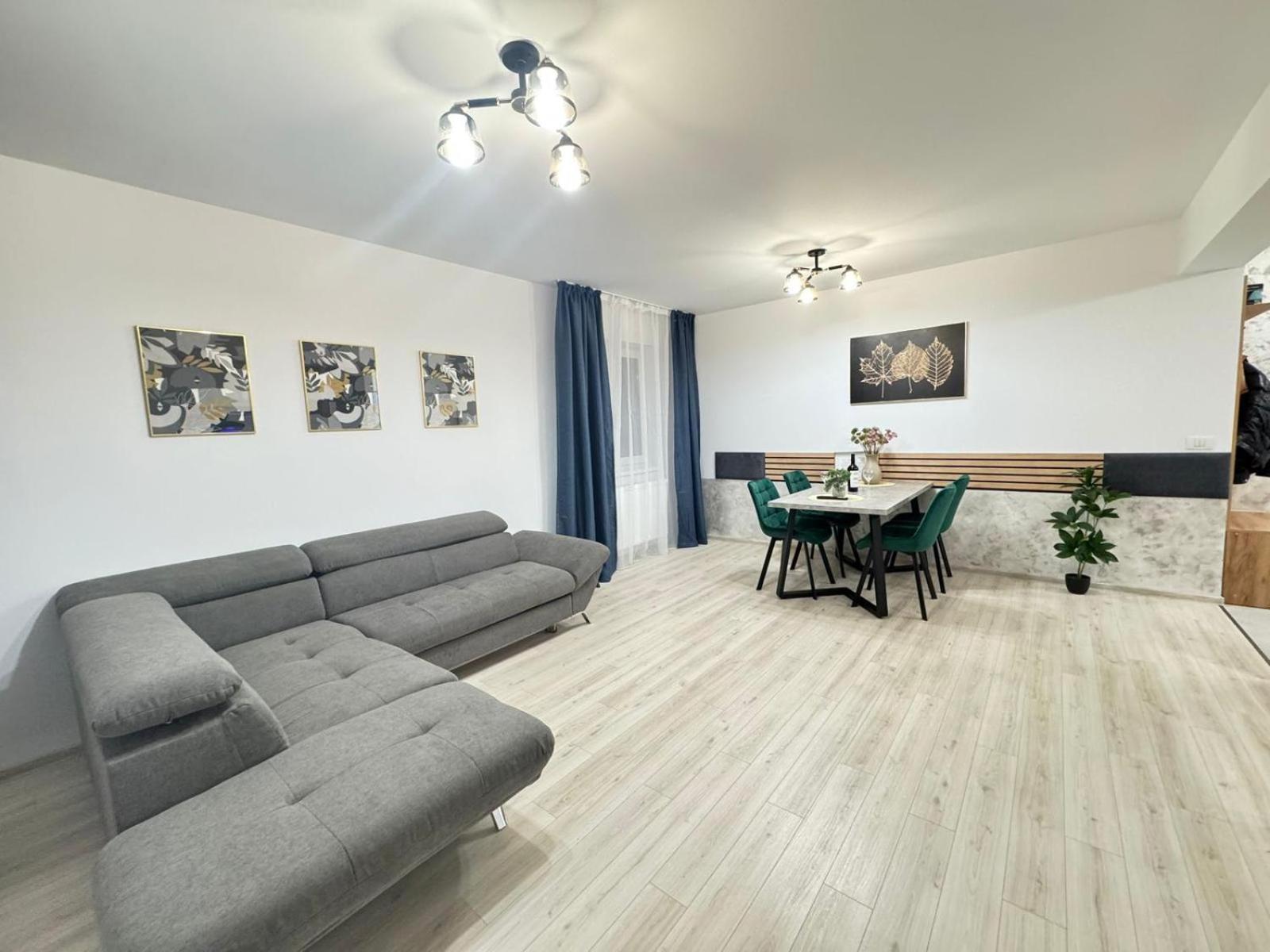 Luxury Glam Coresi Mall Area Apartament Brașov