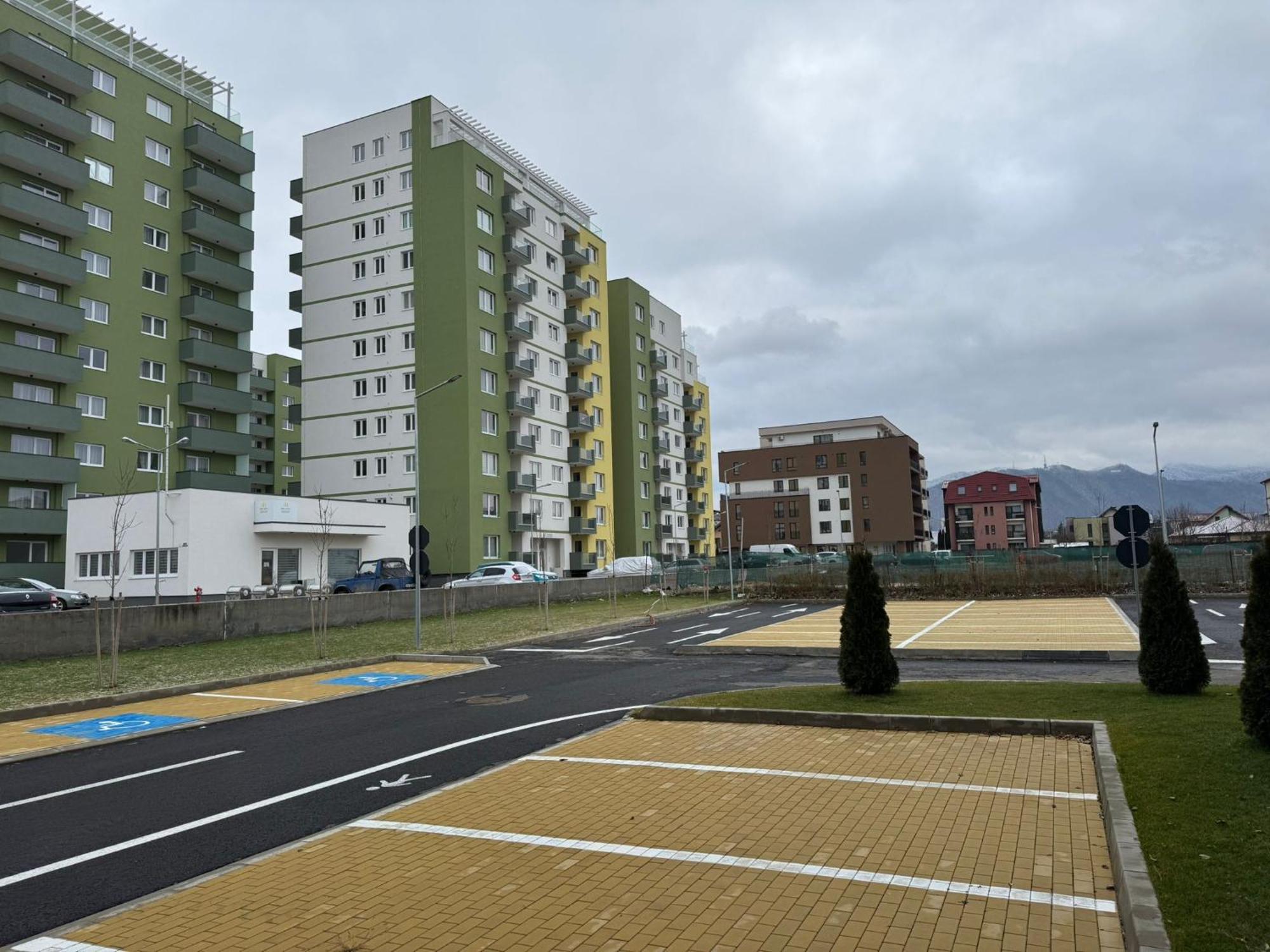 Luxury Glam Coresi Mall Area Apartament *